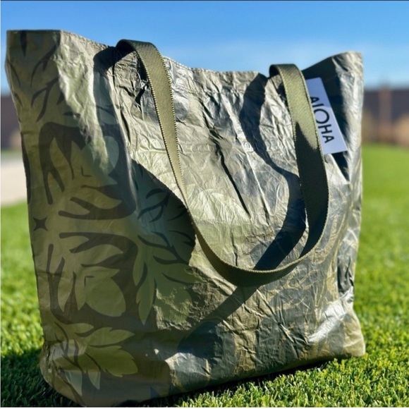 ALOHA Collection Handbags - Aloha collection tote bag